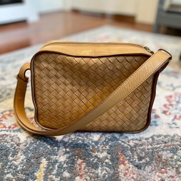 Bottega Veneta Vintage Tan Crossbody Shoulder bag - Picture 3 of 12